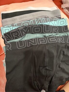 9 x Under Armour Men's underwear